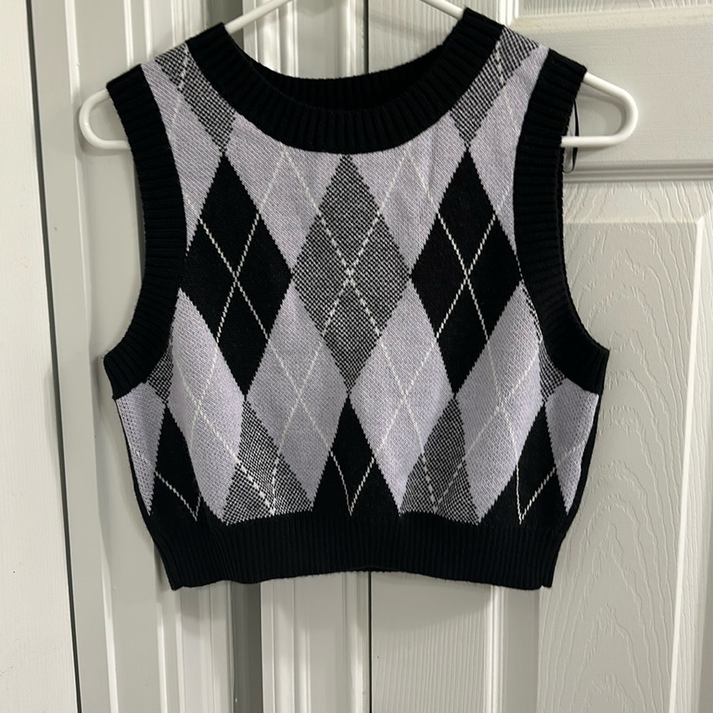 printed no sleeve sweater